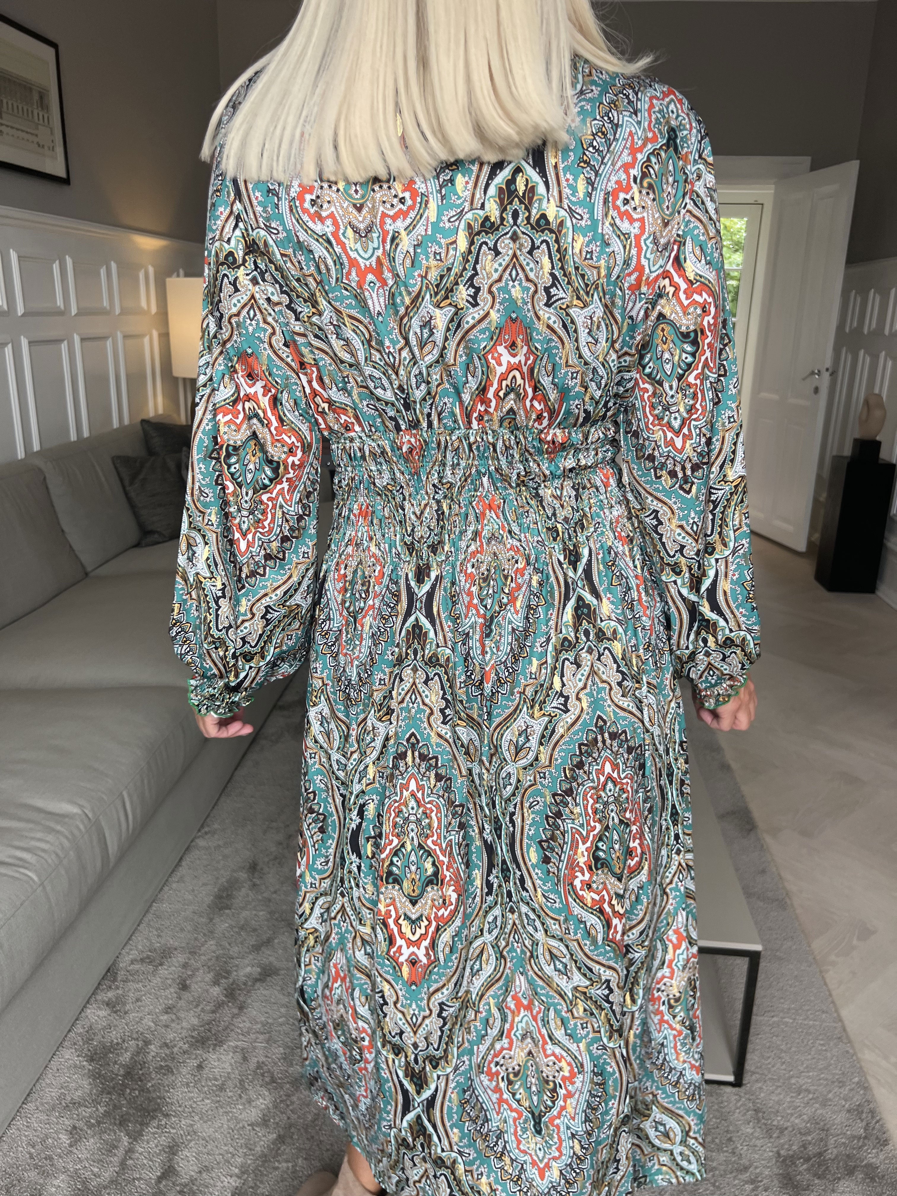 Pams Pattern Midi L/S - Elastisk kjole i krølfrit stof med lange ærmer